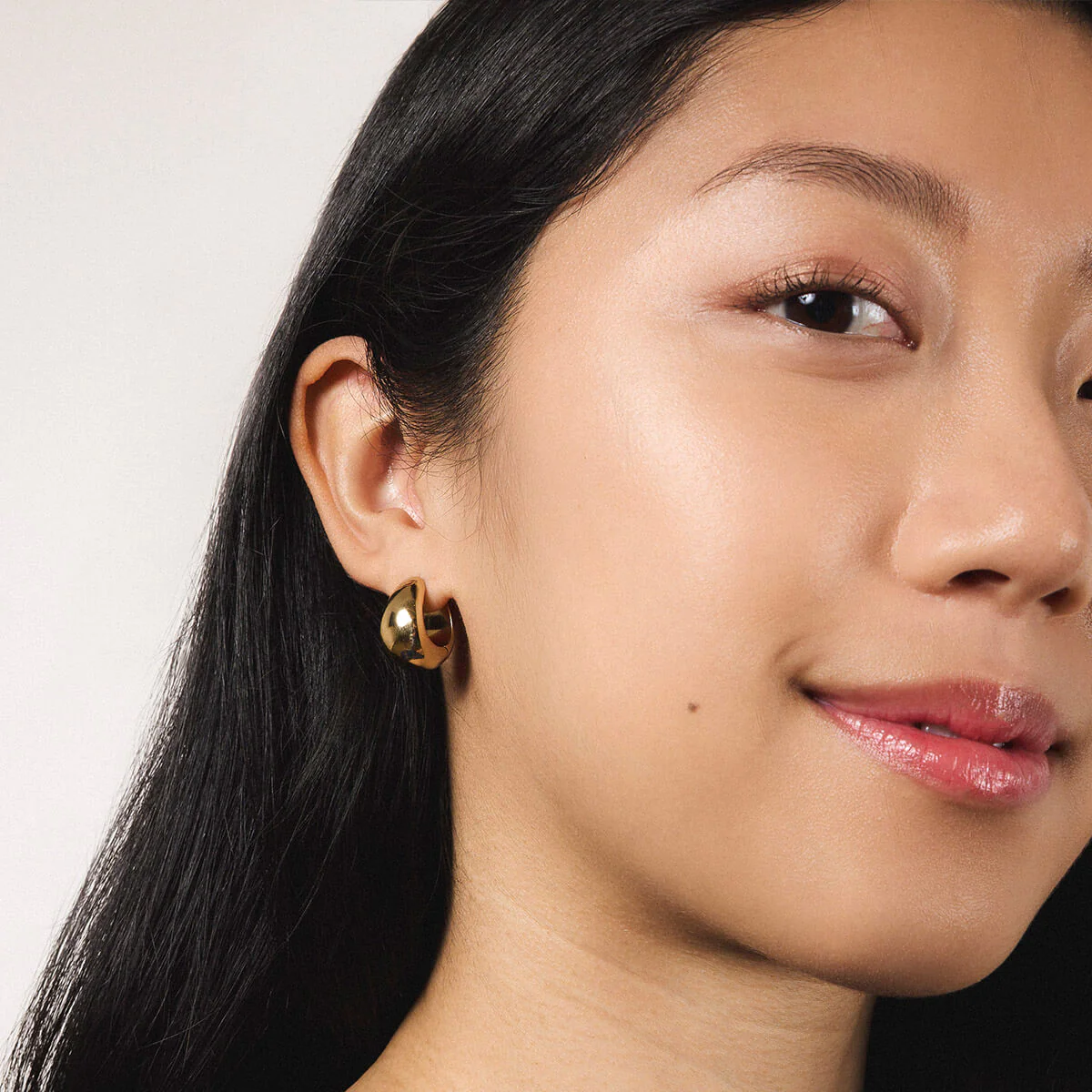 Mini Dewdrop Hoops in Titanium - Image 2
